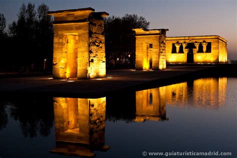 atardecer templo debod|Templo de Debod: Un rincón egipcio con atardeceres de。